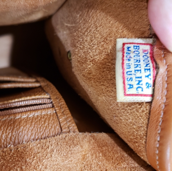 GUC VINTAGE DOONEY BOURKE CROSSBODY - Picture 12 of 12